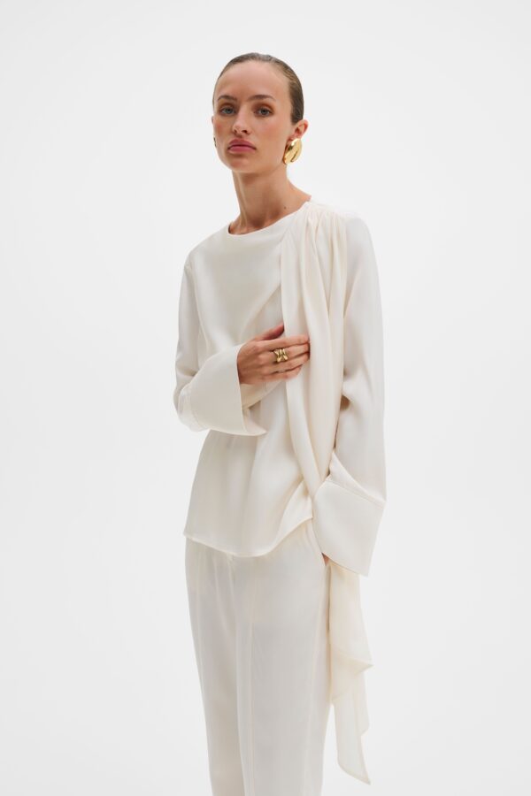 Melandy draped cape blouse Vanilla - Image 2