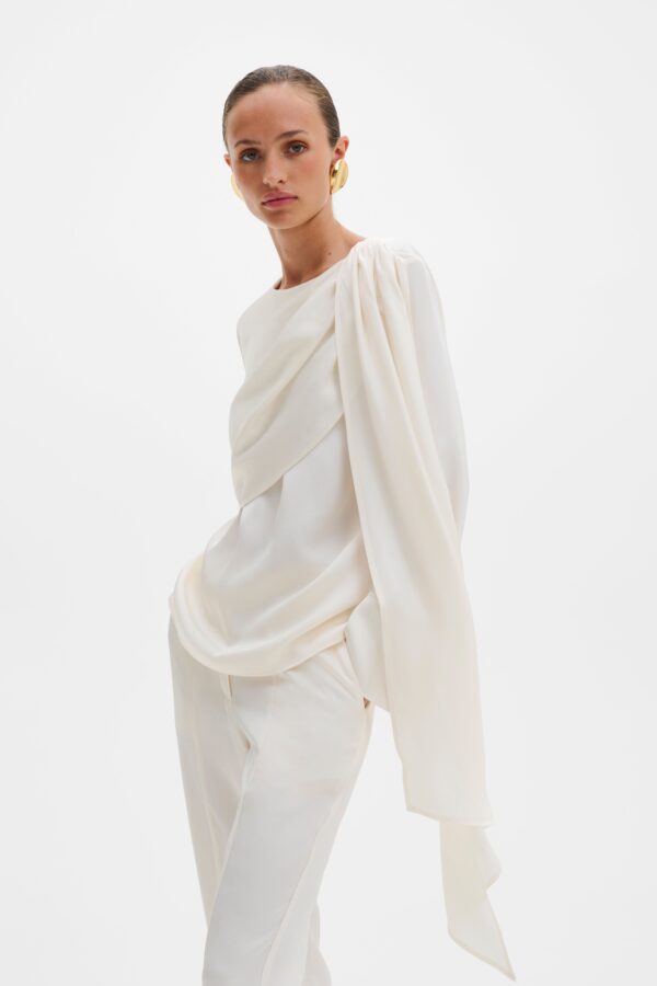 Melandy draped cape blouse Vanilla - Image 4