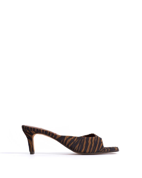 Mazy 55 Pleated Zebra