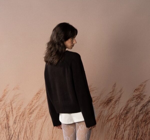 Chunky Carmen V Neck - Image 3